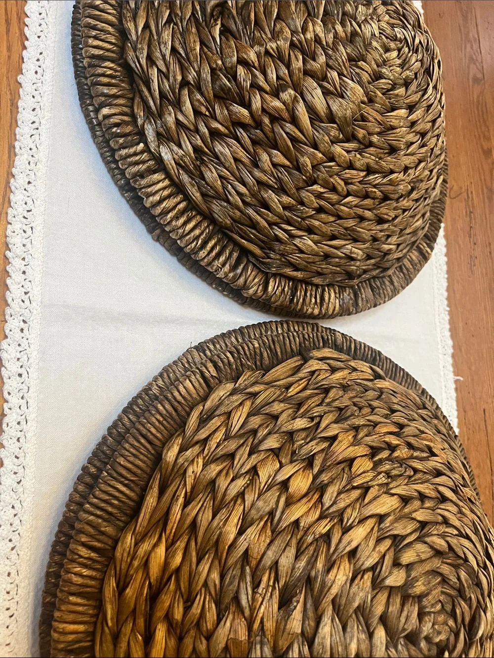 Woven Seagrass Round Charger Plates W/Dome Woven Lids - Set of 2, Natural Brown